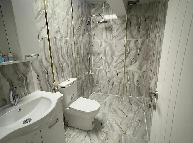 מלון Shero Palace *